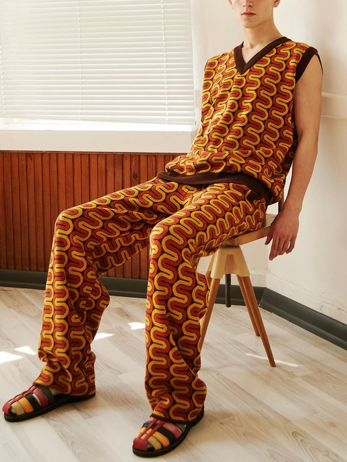 Knitly Studio - Curly Top